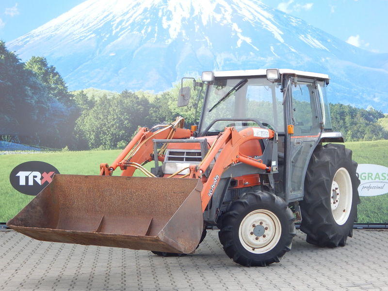 Kubota, model GL32, nr. ramy:26600 4WD+KAB+TUR