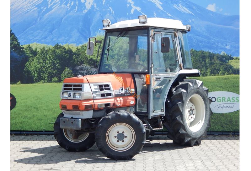 Kubota, model GL33, nr. ramy: 20824 4WD+kabina AC