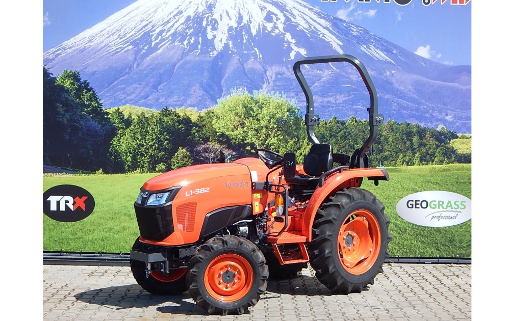 Kubota, model L1382 4WD